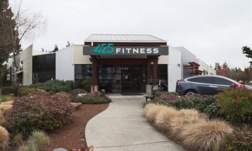 425 Fitness entrance